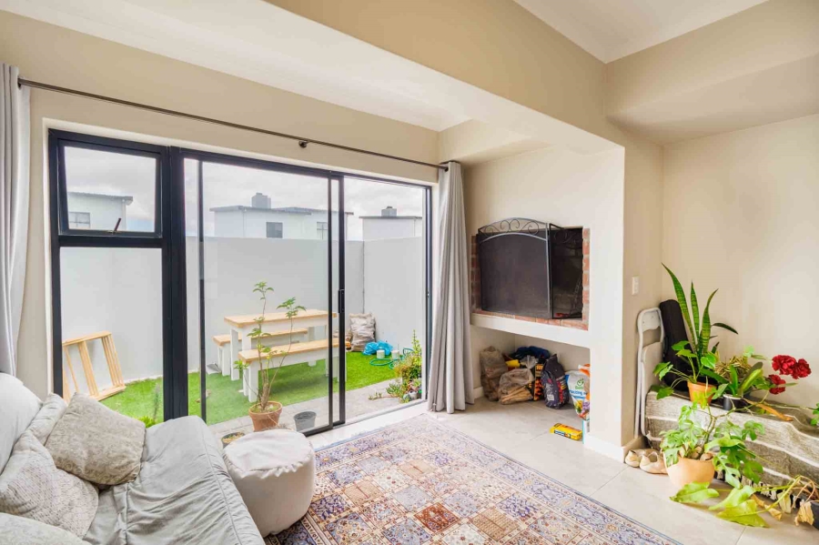 To Let 2 Bedroom Property for Rent in Zonnendal Western Cape